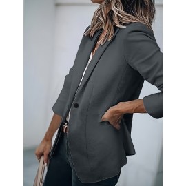 女性の普段着に最適な無地のブレザー。ポリエステル裏地、シングルボタンフロント、長袖、レギュラーフィット、ポケット付き。秋/冬コレクション向け。